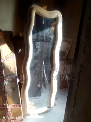 Wall/Standing Mirror Gold