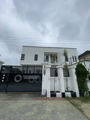 5bdrm Duplex in Off Lekki-Epe Expressway for sale