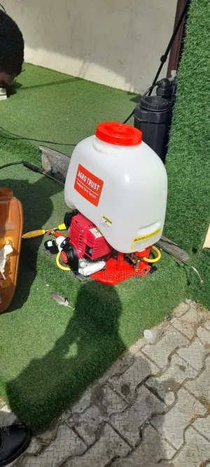 Brand New 2 Stroke Motorized Sprayer