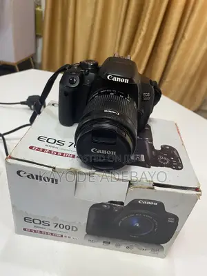 Canon EOS 700D DSLR Camera + 18-55mm IS STM Lens & Accessories