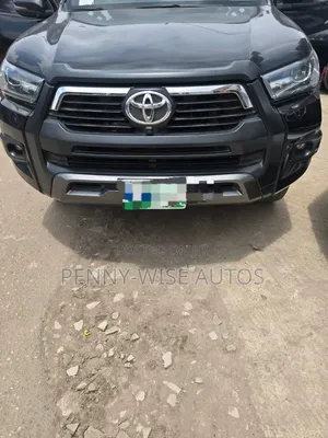 Toyota Hilux 2024 Black