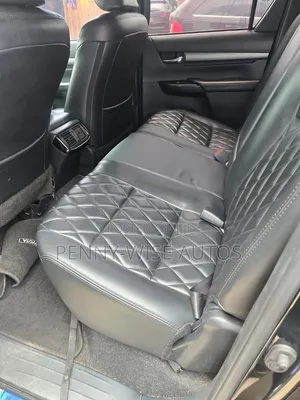Toyota Hilux 2024 Black