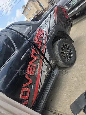 Toyota Hilux 2024 Black