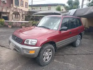 Toyota RAV4 1999 Red