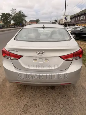 Hyundai Elantra 2012 Silver
