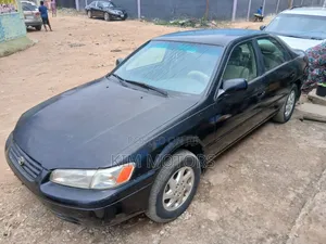 Toyota Camry 2000 Black
