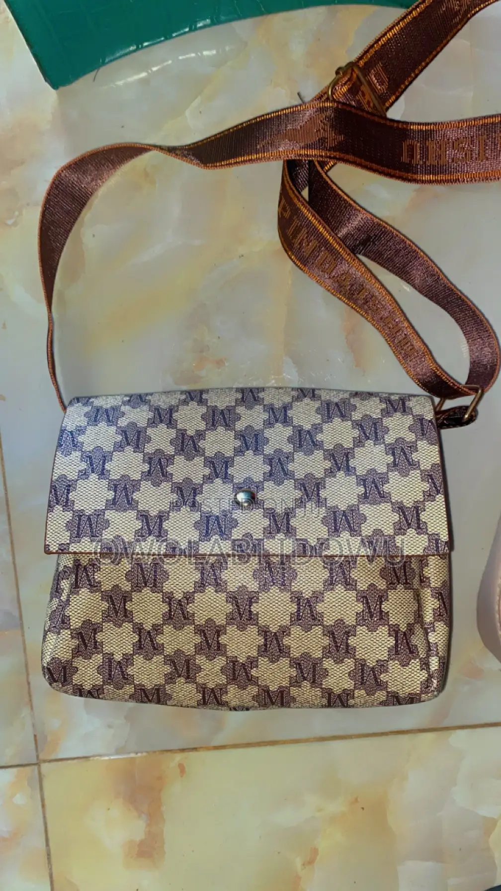 Akube Bags