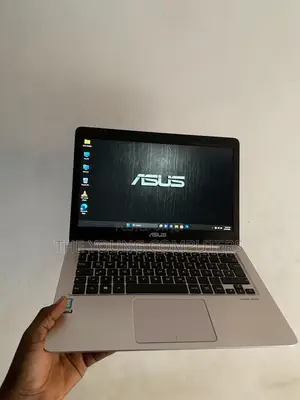 Laptop Asus UX305FA 8GB Intel Core i5 SSD 256GB