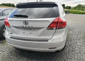 Toyota Venza 2010 White