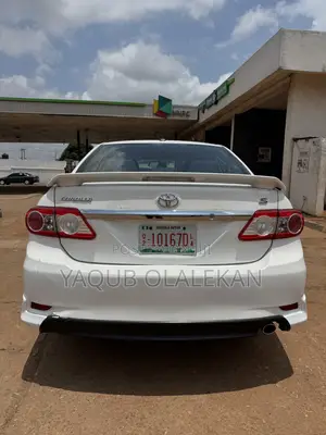 Toyota Corolla 2011 White
