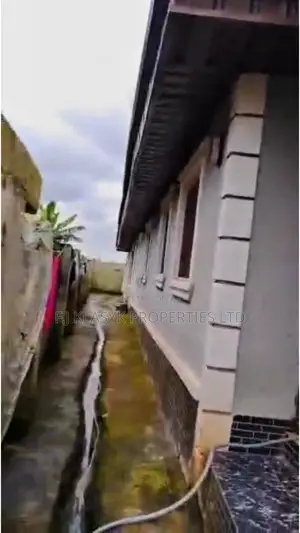 5bdrm Block of Flats in Benin City for sale