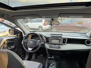 Toyota RAV4 XLE 4dr SUV (2.5L 4cyl 6A) 2015 Blue