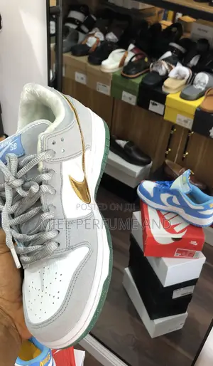 Nike Sneakers