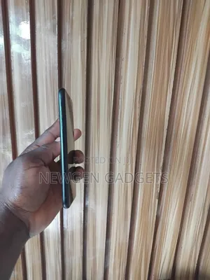 Apple iPhone XR 64 GB