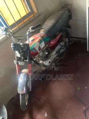 Bajaj Boxer 2022 Red
