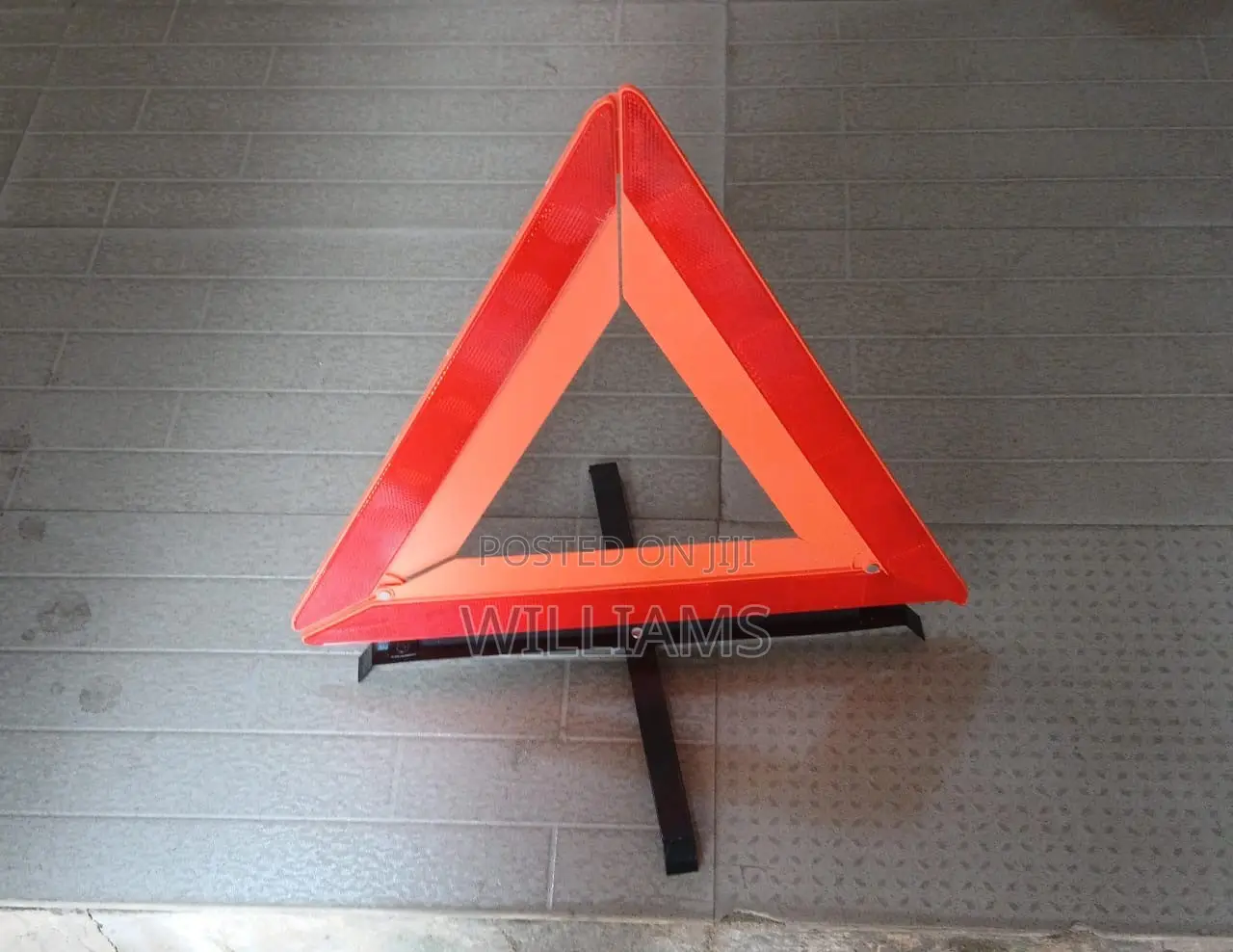 Reflective Car Warning Triangle – Road Safety