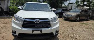Toyota Highlander XLE 4dr SUV (3.5L 6cyl 6A) 2015 White