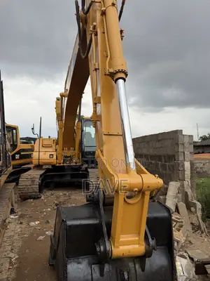 Excavator 320 CL