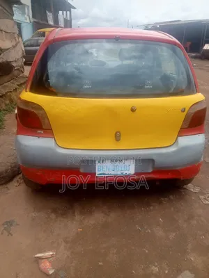Toyota Yaris 1.5 2000 Red