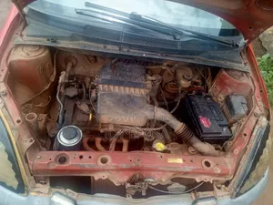 Toyota Yaris 1.5 2000 Red