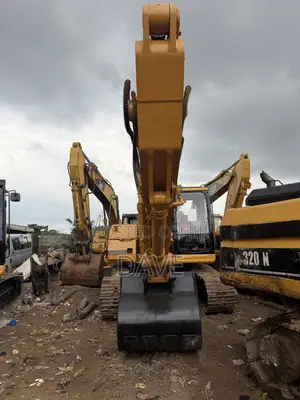 Tokunbo 320BL Excavator