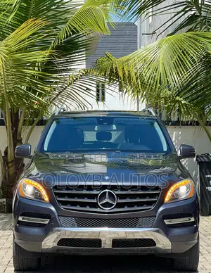Mercedes-Benz M Class ML350 4MATIC 4dr SUV AWD (3.5L 6cyl 7A) 2015 Gray