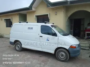Toyota HiAce 2006 White