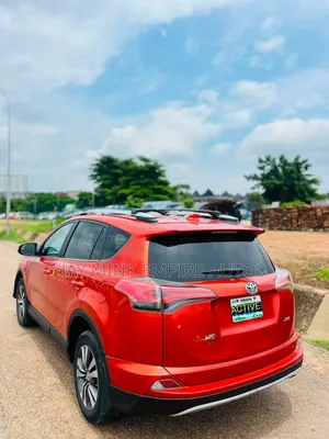 Toyota RAV4 2016 Orange