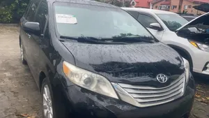 Toyota Sienna 2012 Black