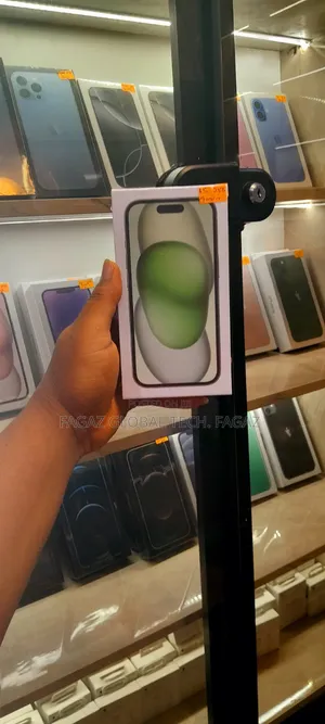 New Apple iPhone 15 256 GB Green