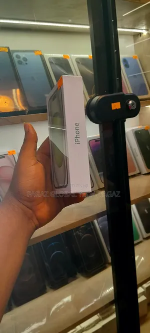 New Apple iPhone 15 256 GB Green