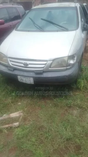 Toyota Sienna 2002