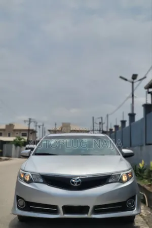 Toyota Camry 2012 Silver