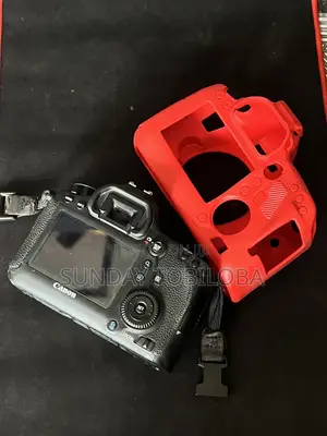 Canon ESO 6D DSRL Camera Only Body With Pouch