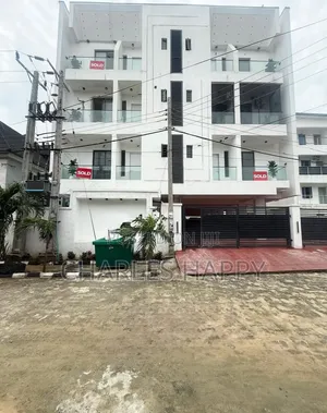 2bdrm Apartment in Ikate Lekki Phase 2 for rent