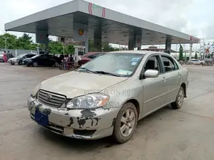 Toyota Corolla 2004 Silver