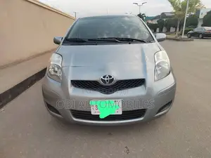 Toyota Yaris 2010 Gray