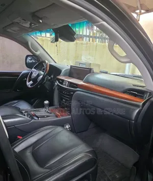 Lexus LX 570 (5 seats) AWD 2016 Black