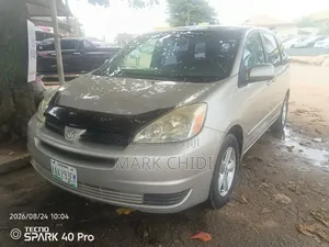 Toyota Sienna 2005 Gold