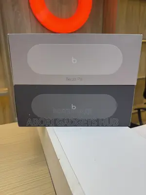 Beats Pill Kim Kardashian Edition