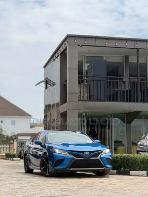 Toyota Camry XSE FWD (2.5L 4cyl 8AM) 2018 Blue