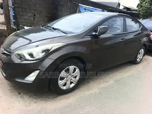 Hyundai Elantra Limited 4dr Sedan (1.8L 4cyl 6A) 2015 Brown