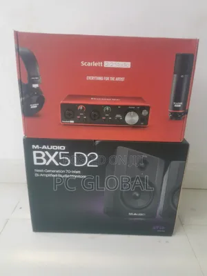 Complete Studio Set Focusrite Soundcard, Mic, Headphone, Bx5 D2