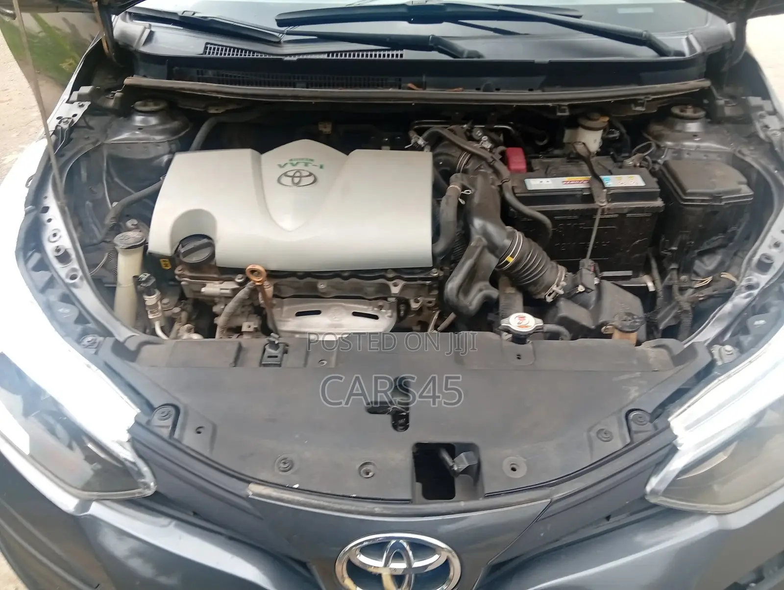 Toyota Yaris 2018 Gray