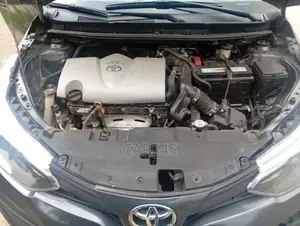 Toyota Yaris 2018 Gray