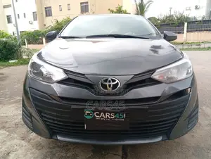 Toyota Yaris 2018 Gray