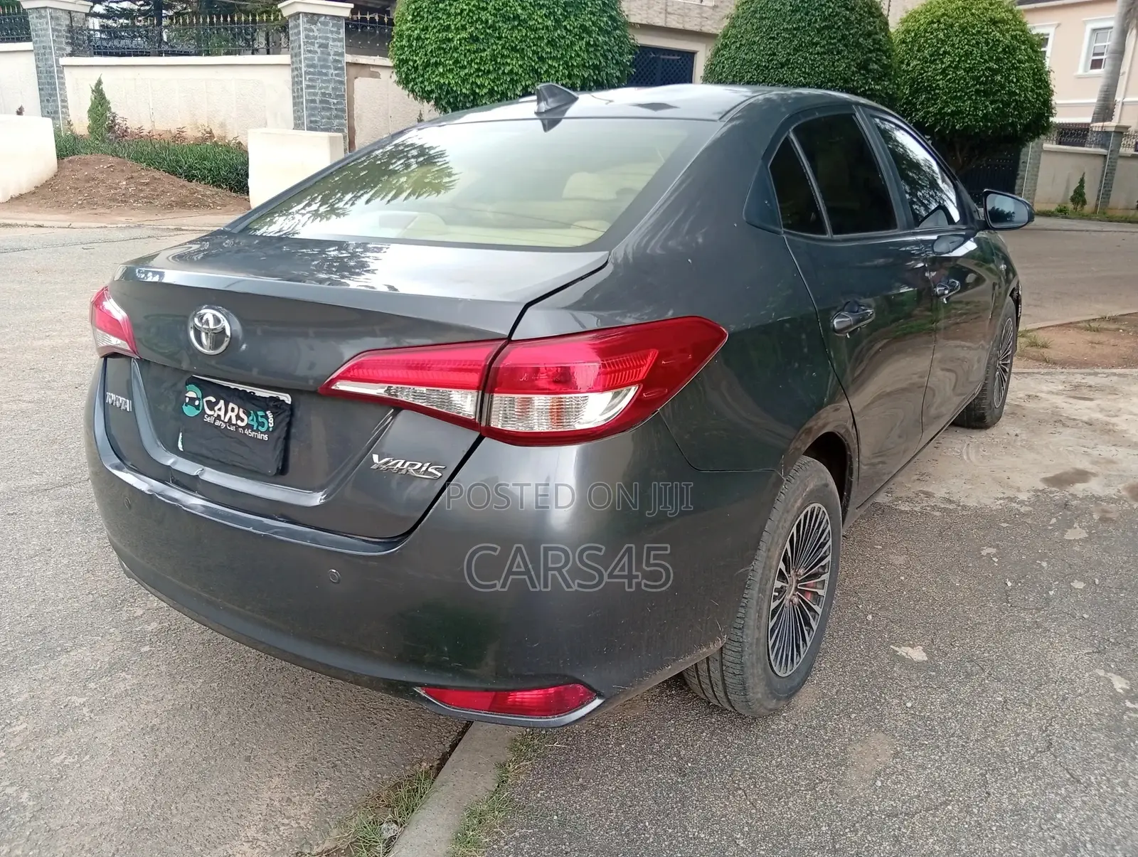 Toyota Yaris 2018 Gray