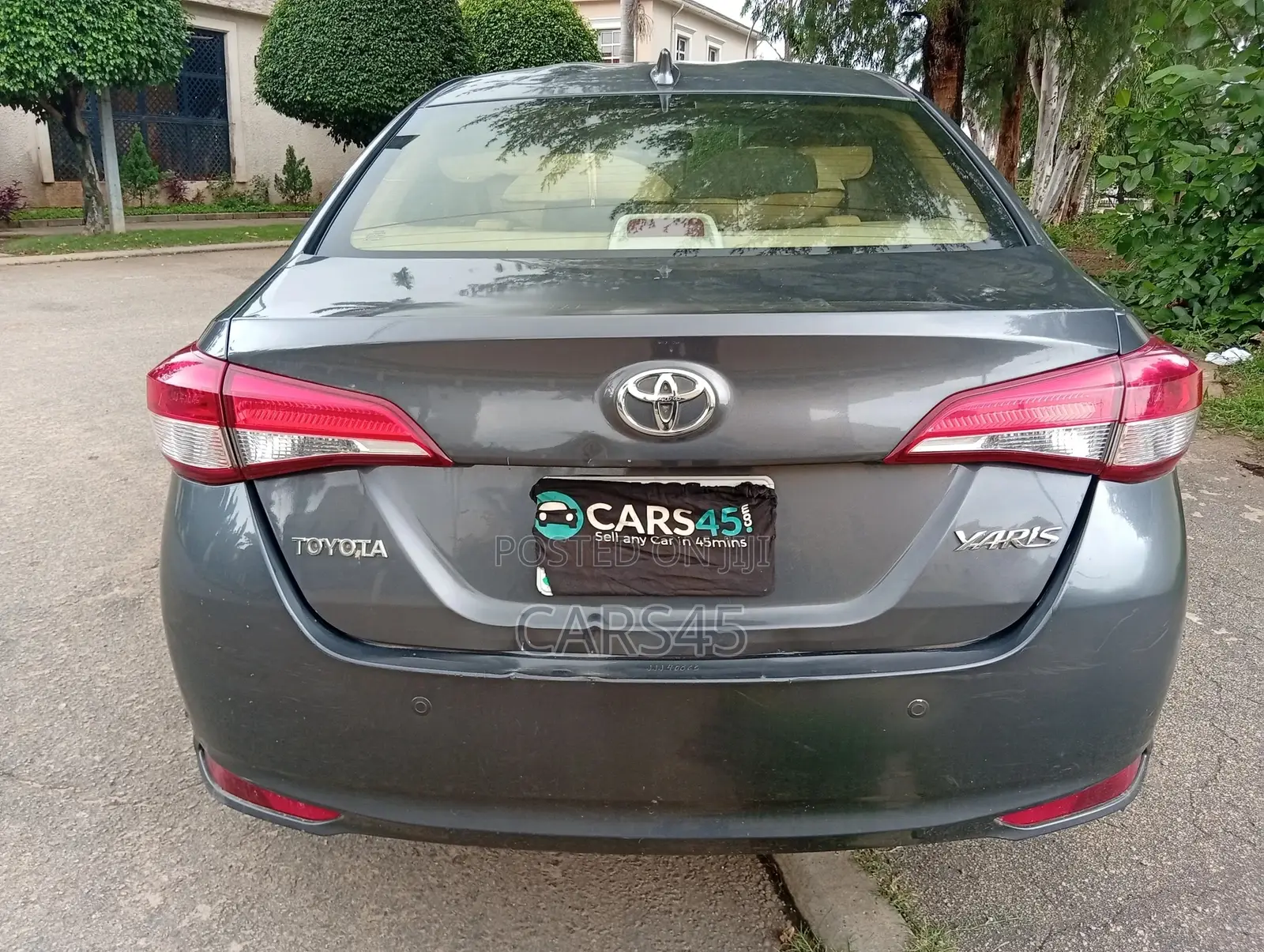Toyota Yaris 2018 Gray
