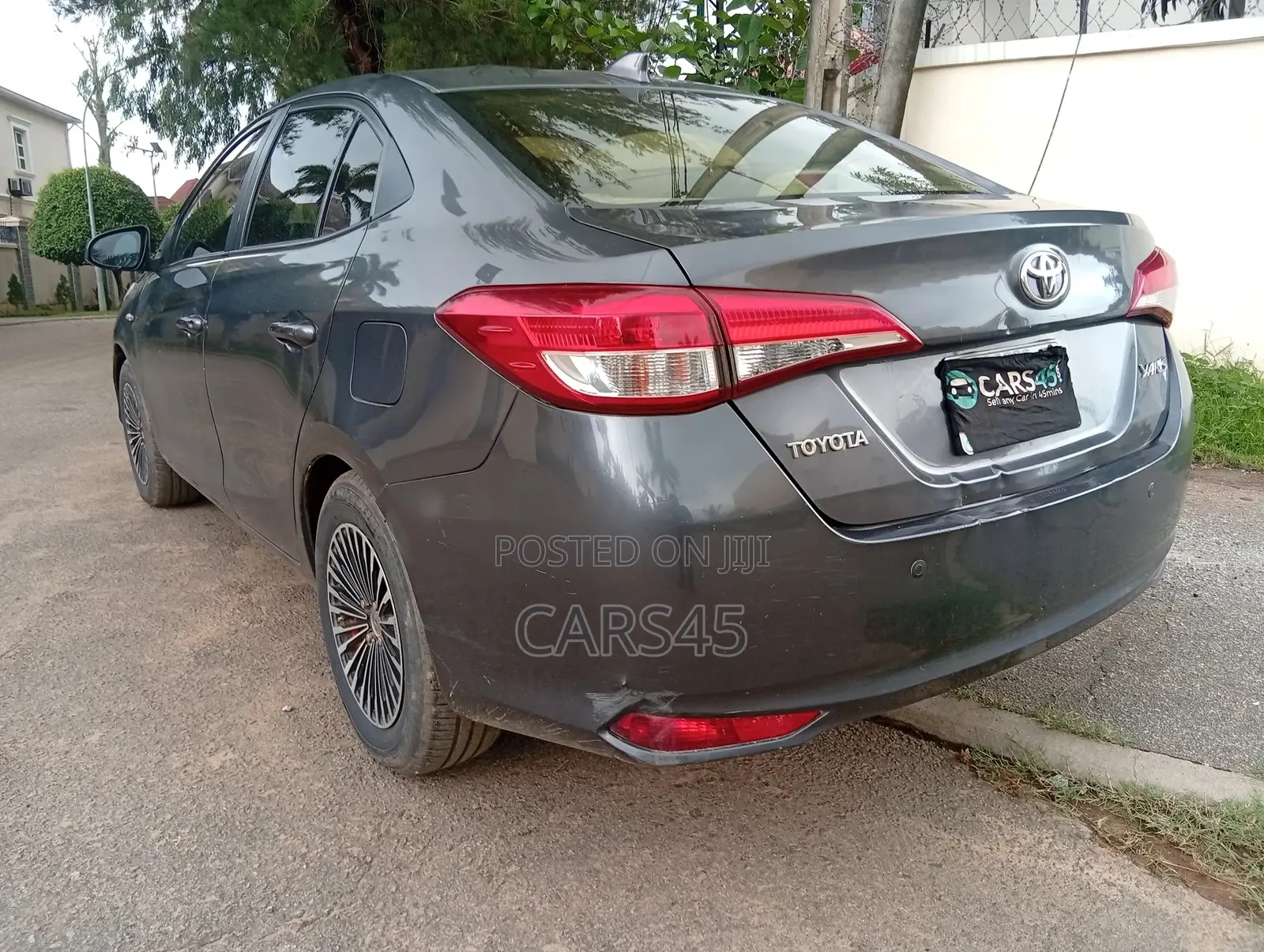 Toyota Yaris 2018 Gray