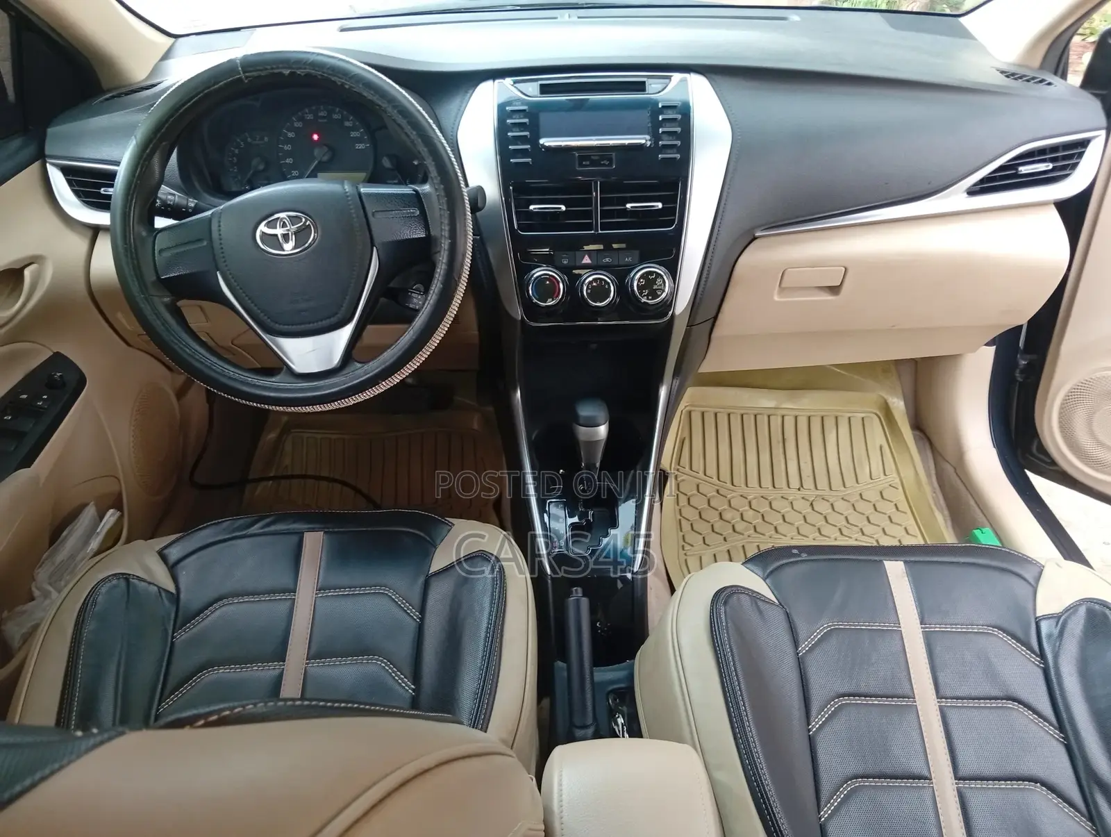 Toyota Yaris 2018 Gray